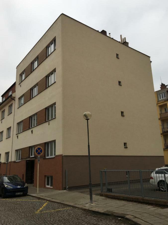 Ap 1 - Apartments 4U Brezinova "Overnight Simply" Hradec Kralove Exterior photo