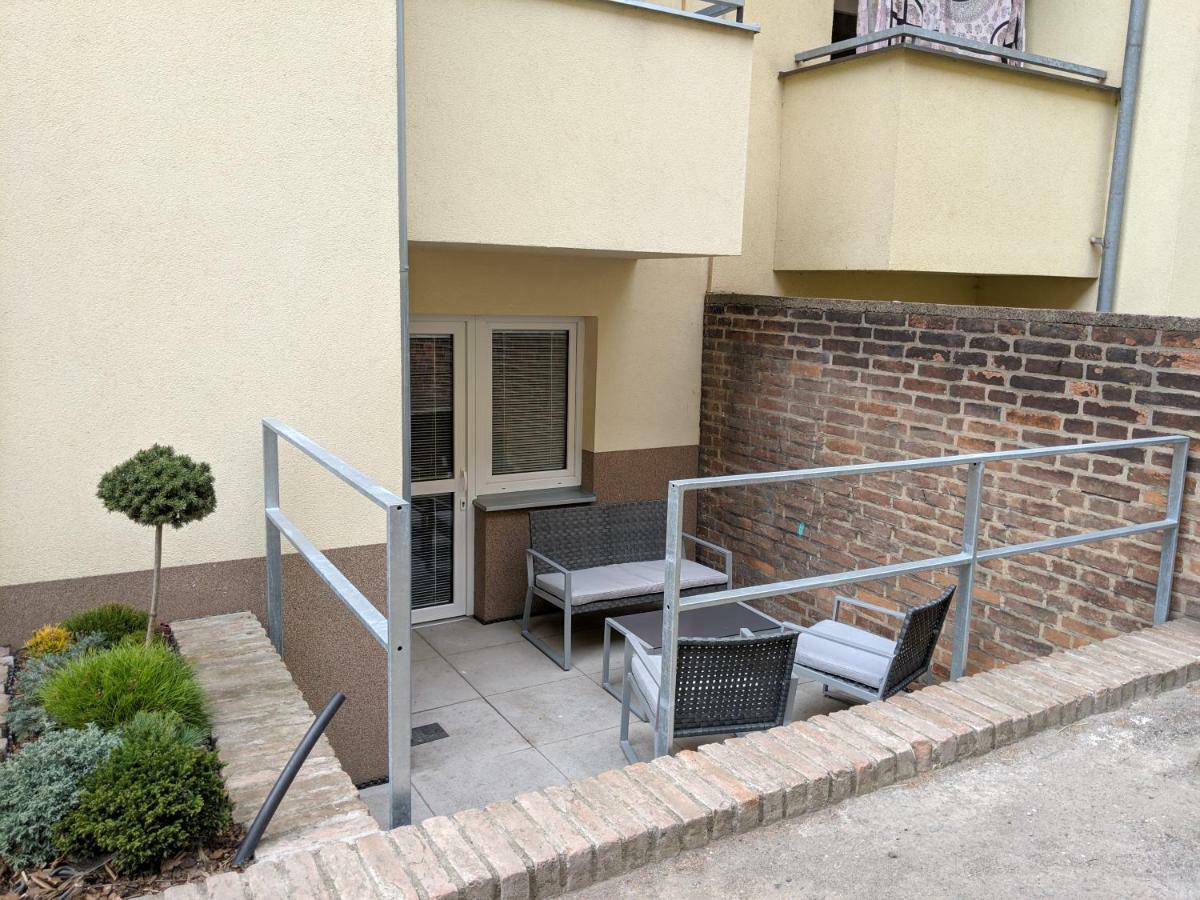 Ap 1 - Apartments 4U Brezinova "Overnight Simply" Hradec Kralove Exterior photo